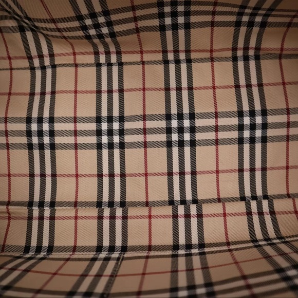 *SOLD* Burberry Leather Shoulder Bag - Picture 5 of 6